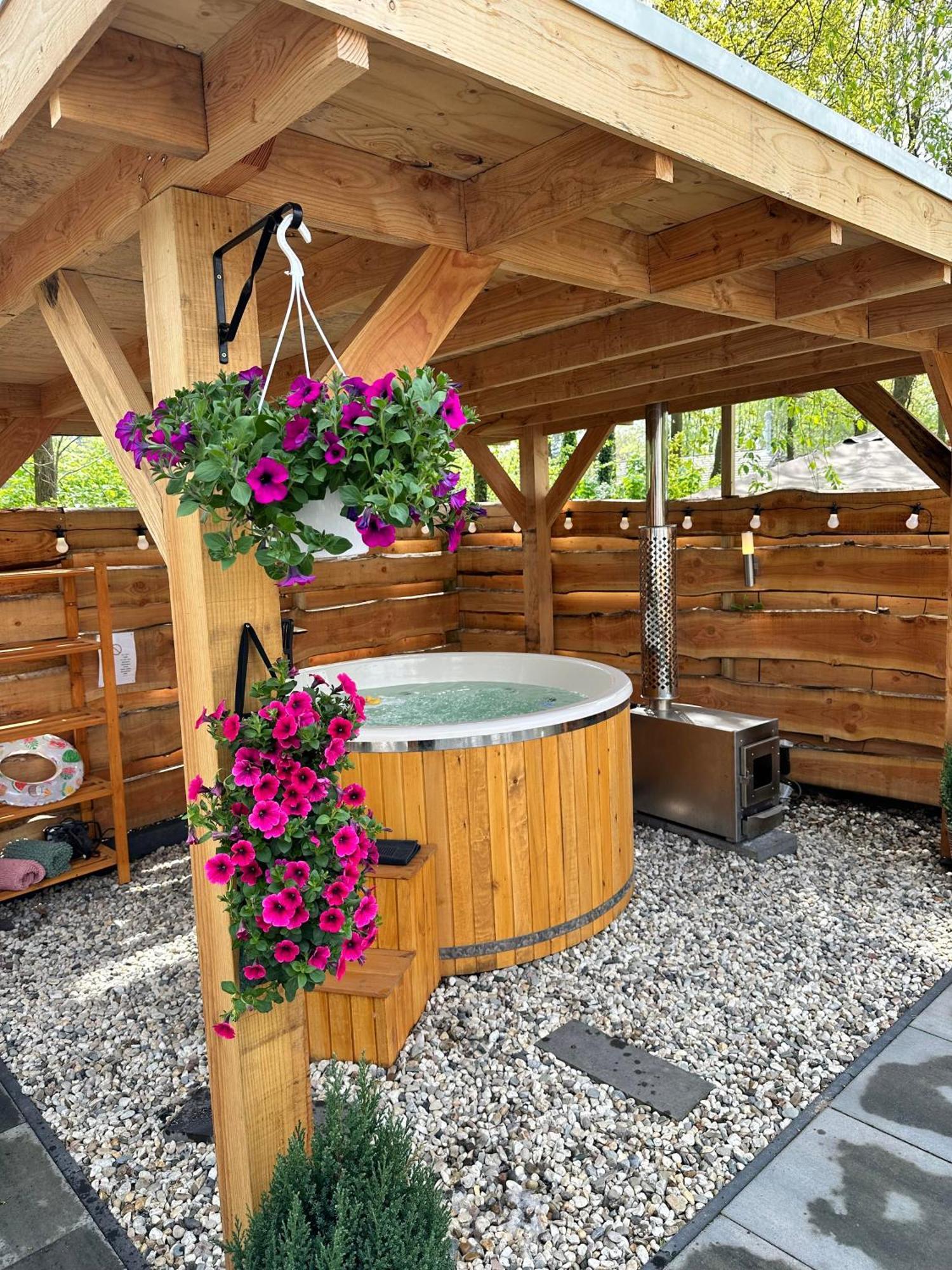 Chalet Harmony Prive Wellness Putten Zimmer foto
